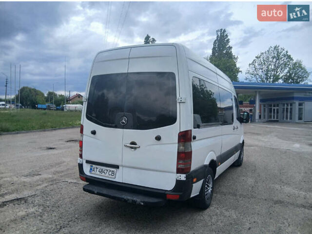 Белый Мерседес Sprinter, объемом двигателя 2.15 л и пробегом 712 тыс. км за 8900 $, фото 7 на Automoto.ua