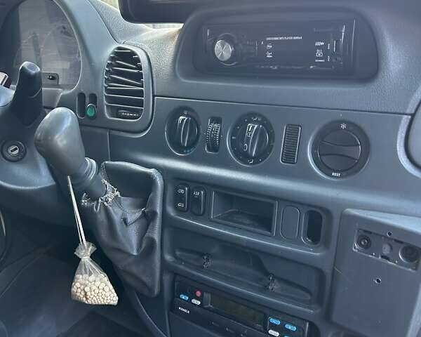 Белый Мерседес Sprinter, объемом двигателя 2.69 л и пробегом 867 тыс. км за 6500 $, фото 7 на Automoto.ua