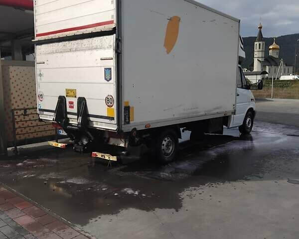 Белый Мерседес Sprinter, объемом двигателя 2.7 л и пробегом 790 тыс. км за 11300 $, фото 7 на Automoto.ua