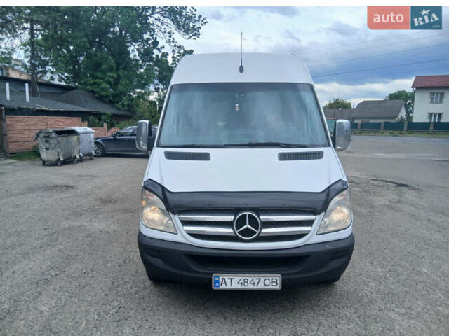 Белый Мерседес Sprinter, объемом двигателя 2.15 л и пробегом 712 тыс. км за 8900 $, фото 6 на Automoto.ua