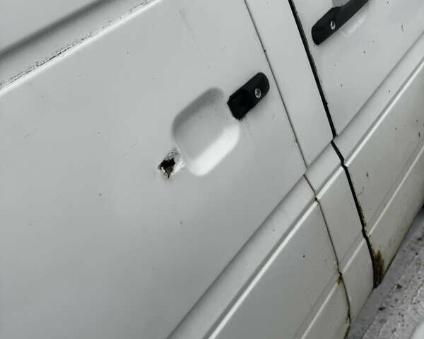 Білий Мерседес Sprinter, об'ємом двигуна 2.15 л та пробігом 389 тис. км за 6403 $, фото 6 на Automoto.ua