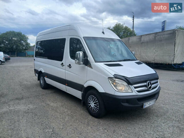 Белый Мерседес Sprinter, объемом двигателя 2.15 л и пробегом 700 тыс. км за 8999 $, фото 5 на Automoto.ua