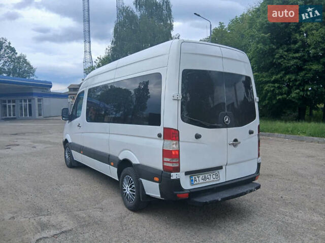 Белый Мерседес Sprinter, объемом двигателя 2.15 л и пробегом 712 тыс. км за 8900 $, фото 3 на Automoto.ua