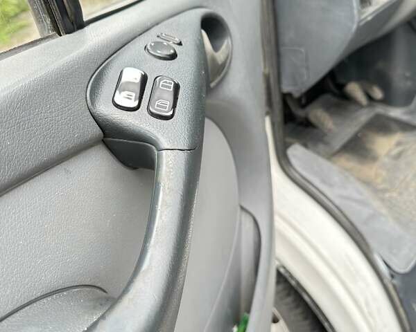 Білий Мерседес Sprinter, об'ємом двигуна 2.7 л та пробігом 412 тис. км за 13750 $, фото 3 на Automoto.ua