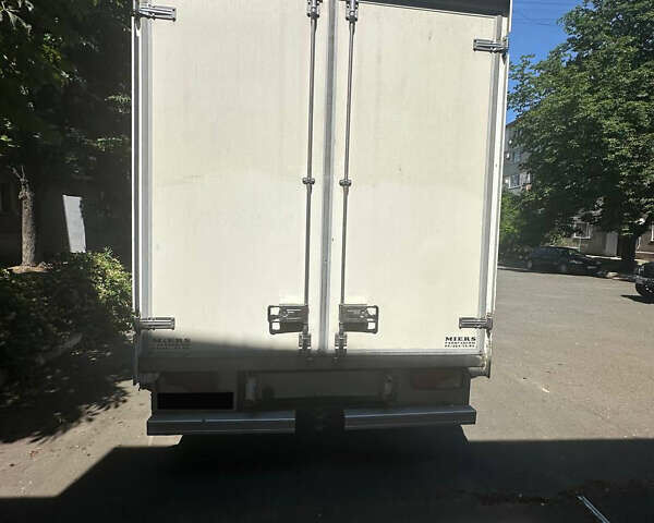 Белый Мерседес Sprinter, объемом двигателя 2.15 л и пробегом 246 тыс. км за 16500 $, фото 1 на Automoto.ua