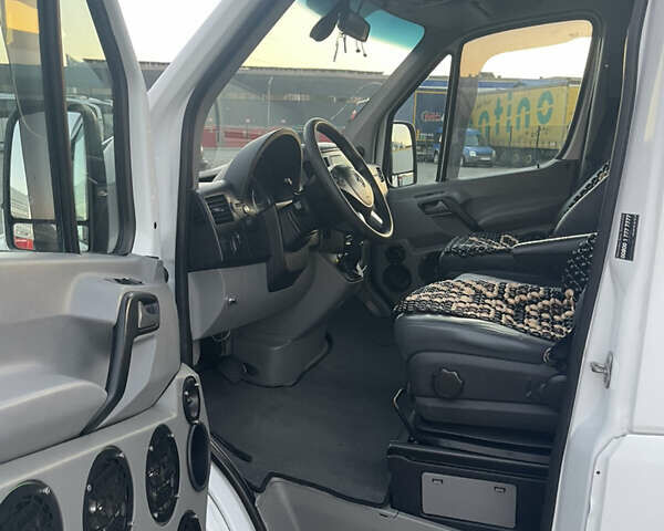 Белый Мерседес Sprinter, объемом двигателя 0 л и пробегом 346 тыс. км за 22000 $, фото 12 на Automoto.ua
