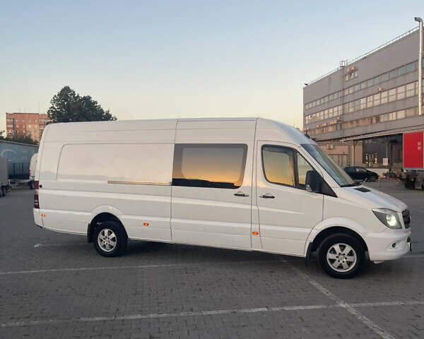 Белый Мерседес Sprinter, объемом двигателя 0 л и пробегом 346 тыс. км за 22000 $, фото 2 на Automoto.ua