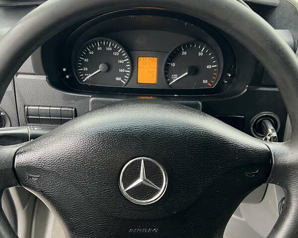Белый Мерседес Sprinter, объемом двигателя 2.14 л и пробегом 275 тыс. км за 9400 $, фото 7 на Automoto.ua