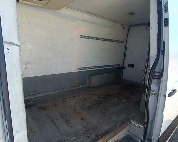Белый Мерседес Sprinter, объемом двигателя 2.14 л и пробегом 291 тыс. км за 12500 $, фото 12 на Automoto.ua