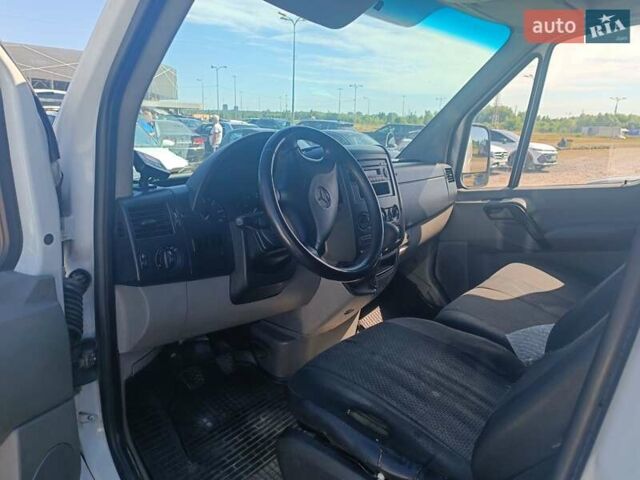 Белый Мерседес Sprinter, объемом двигателя 2.14 л и пробегом 291 тыс. км за 12500 $, фото 6 на Automoto.ua