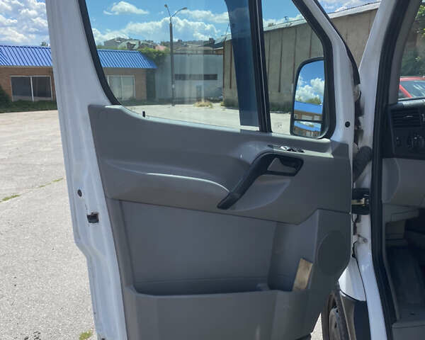 Білий Мерседес Sprinter, об'ємом двигуна 2.2 л та пробігом 387 тис. км за 14200 $, фото 4 на Automoto.ua
