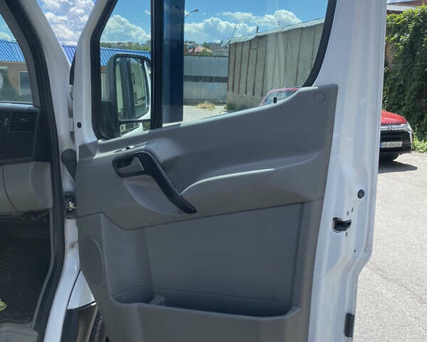 Білий Мерседес Sprinter, об'ємом двигуна 2.2 л та пробігом 387 тис. км за 14200 $, фото 5 на Automoto.ua