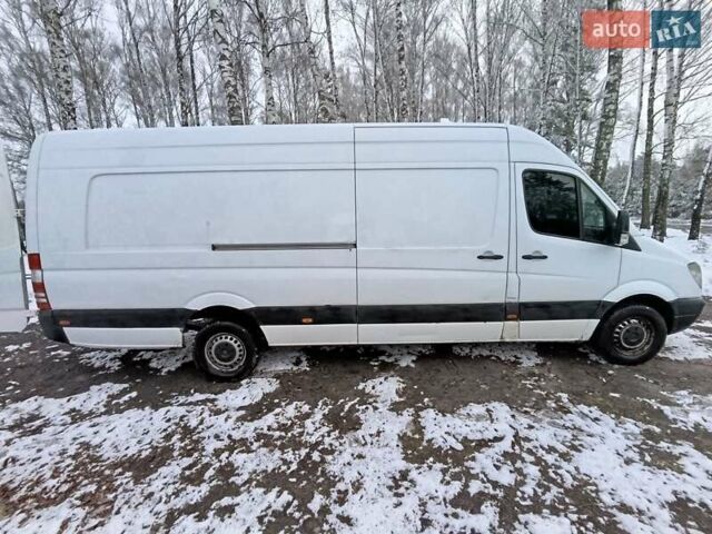 Белый Мерседес Sprinter, объемом двигателя 2.14 л и пробегом 339 тыс. км за 10400 $, фото 3 на Automoto.ua