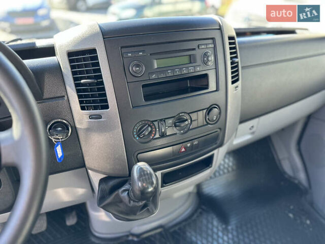Белый Мерседес Sprinter, объемом двигателя 2.2 л и пробегом 173 тыс. км за 25999 $, фото 21 на Automoto.ua