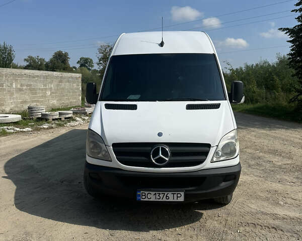Белый Мерседес Sprinter, объемом двигателя 2.14 л и пробегом 281 тыс. км за 15500 $, фото 5 на Automoto.ua