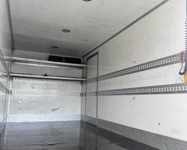 Белый Мерседес Sprinter, объемом двигателя 0 л и пробегом 500 тыс. км за 17700 $, фото 3 на Automoto.ua