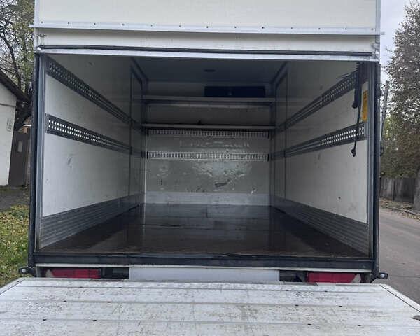 Белый Мерседес Sprinter, объемом двигателя 0 л и пробегом 500 тыс. км за 17700 $, фото 2 на Automoto.ua