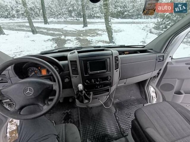 Белый Мерседес Sprinter, объемом двигателя 2.14 л и пробегом 339 тыс. км за 10400 $, фото 7 на Automoto.ua