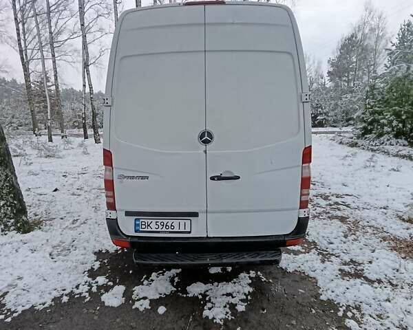 Белый Мерседес Sprinter, объемом двигателя 2.14 л и пробегом 339 тыс. км за 10400 $, фото 4 на Automoto.ua