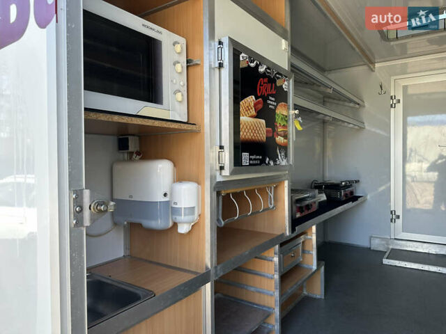 Белый Мерседес Sprinter, объемом двигателя 2.14 л и пробегом 173 тыс. км за 29999 $, фото 32 на Automoto.ua