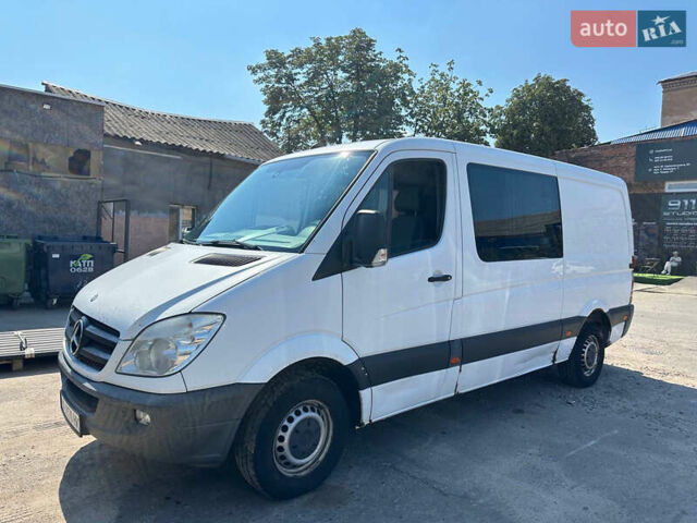 Белый Мерседес Sprinter, объемом двигателя 2.2 л и пробегом 556 тыс. км за 12000 $, фото 6 на Automoto.ua
