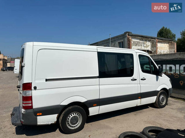 Белый Мерседес Sprinter, объемом двигателя 2.2 л и пробегом 556 тыс. км за 12000 $, фото 3 на Automoto.ua