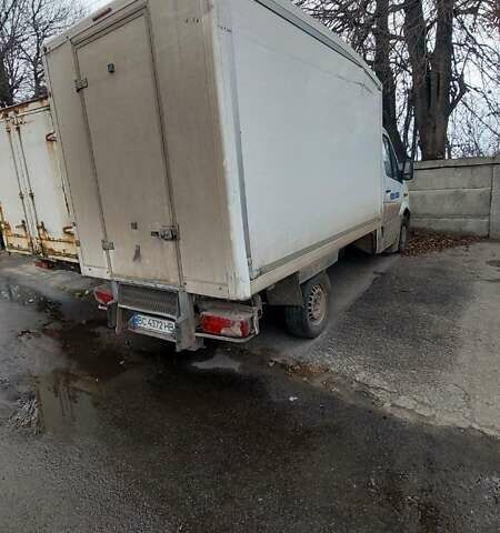 Белый Мерседес Sprinter, объемом двигателя 2.14 л и пробегом 378 тыс. км за 10500 $, фото 2 на Automoto.ua