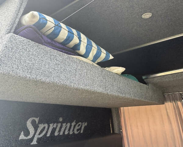 Белый Мерседес Sprinter, объемом двигателя 2.2 л и пробегом 300 тыс. км за 17300 $, фото 18 на Automoto.ua