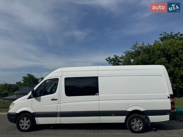 Белый Мерседес Sprinter, объемом двигателя 2.2 л и пробегом 300 тыс. км за 17300 $, фото 1 на Automoto.ua