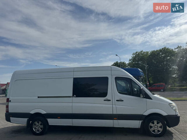 Белый Мерседес Sprinter, объемом двигателя 2.2 л и пробегом 300 тыс. км за 17300 $, фото 5 на Automoto.ua