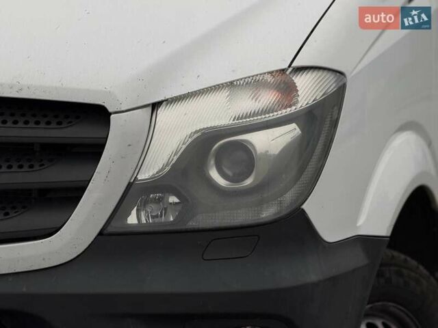 Білий Мерседес Sprinter, об'ємом двигуна 2.99 л та пробігом 429 тис. км за 30000 $, фото 5 на Automoto.ua