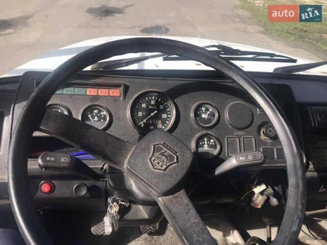 Белый Мерседес Sprinter, объемом двигателя 4.25 л и пробегом 336 тыс. км за 3900 $, фото 8 на Automoto.ua