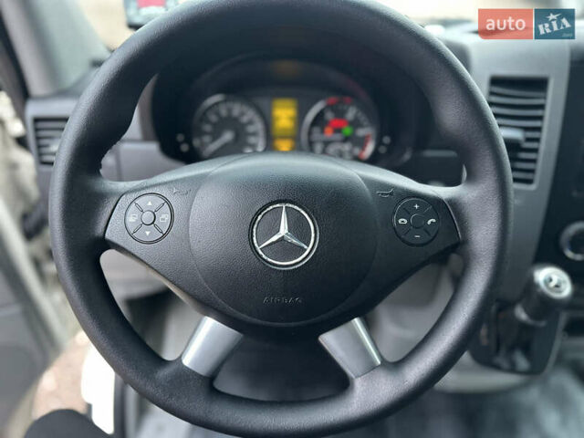 Белый Мерседес Sprinter, объемом двигателя 3 л и пробегом 308 тыс. км за 28800 $, фото 16 на Automoto.ua