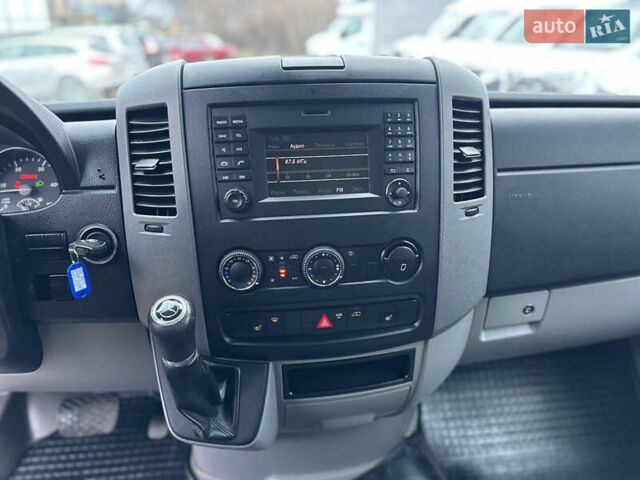 Белый Мерседес Sprinter, объемом двигателя 3 л и пробегом 308 тыс. км за 28800 $, фото 19 на Automoto.ua