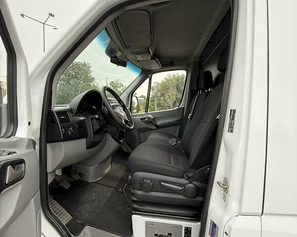 Білий Мерседес Sprinter, об'ємом двигуна 2.1 л та пробігом 335 тис. км за 28000 $, фото 2 на Automoto.ua