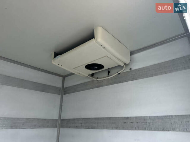 Белый Мерседес Sprinter, объемом двигателя 3 л и пробегом 308 тыс. км за 28800 $, фото 27 на Automoto.ua