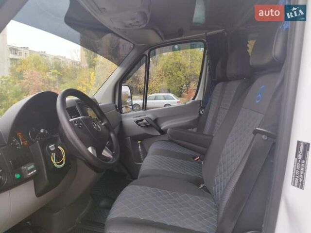 Белый Мерседес Sprinter, объемом двигателя 2.14 л и пробегом 427 тыс. км за 19000 $, фото 10 на Automoto.ua