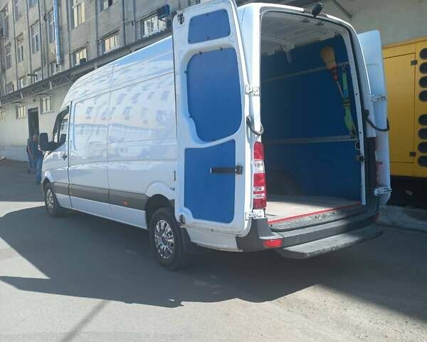 Белый Мерседес Sprinter, объемом двигателя 2.14 л и пробегом 427 тыс. км за 19000 $, фото 19 на Automoto.ua