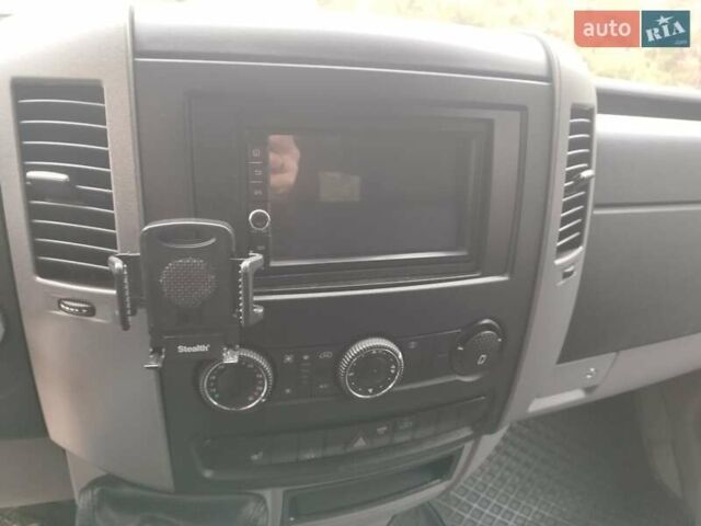 Белый Мерседес Sprinter, объемом двигателя 2.14 л и пробегом 427 тыс. км за 19000 $, фото 4 на Automoto.ua