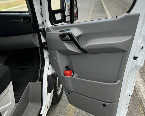 Білий Мерседес Sprinter, об'ємом двигуна 2.14 л та пробігом 348 тис. км за 22500 $, фото 57 на Automoto.ua