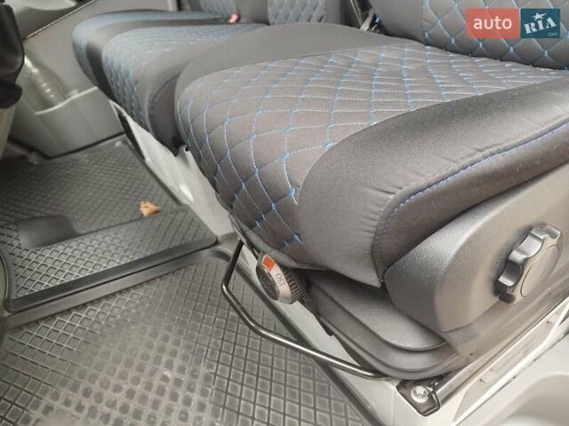 Белый Мерседес Sprinter, объемом двигателя 2.14 л и пробегом 427 тыс. км за 19000 $, фото 6 на Automoto.ua
