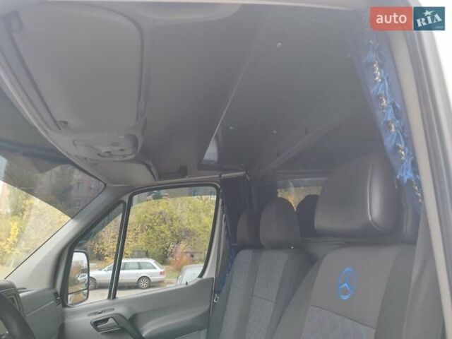 Белый Мерседес Sprinter, объемом двигателя 2.14 л и пробегом 427 тыс. км за 19000 $, фото 3 на Automoto.ua