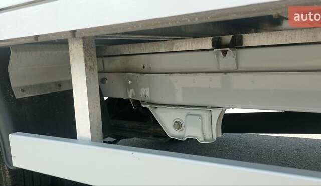 Белый Мерседес Sprinter, объемом двигателя 0 л и пробегом 265 тыс. км за 21500 $, фото 16 на Automoto.ua