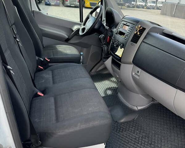 Белый Мерседес Sprinter, объемом двигателя 2.14 л и пробегом 380 тыс. км за 17499 $, фото 12 на Automoto.ua