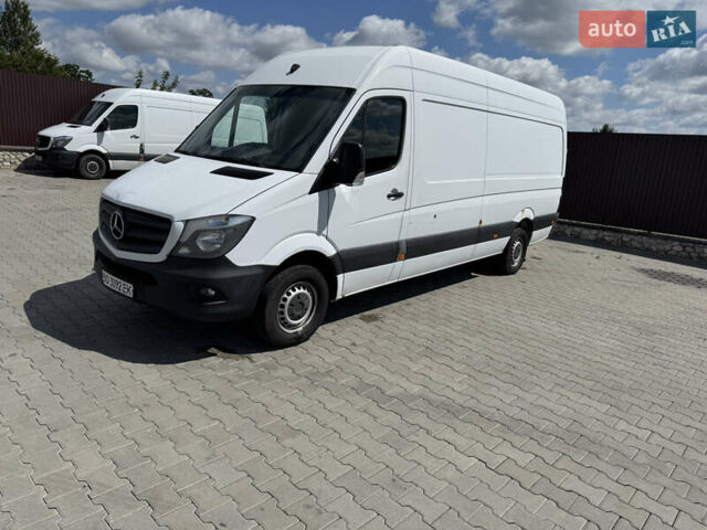 Белый Мерседес Sprinter, объемом двигателя 2.14 л и пробегом 380 тыс. км за 17499 $, фото 1 на Automoto.ua
