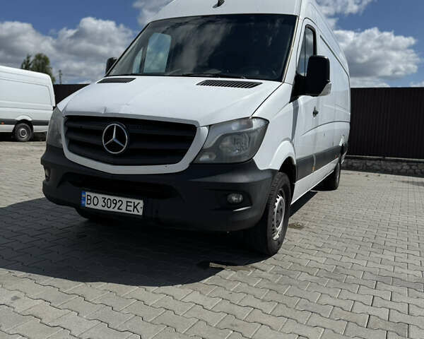 Белый Мерседес Sprinter, объемом двигателя 2.14 л и пробегом 380 тыс. км за 17499 $, фото 2 на Automoto.ua