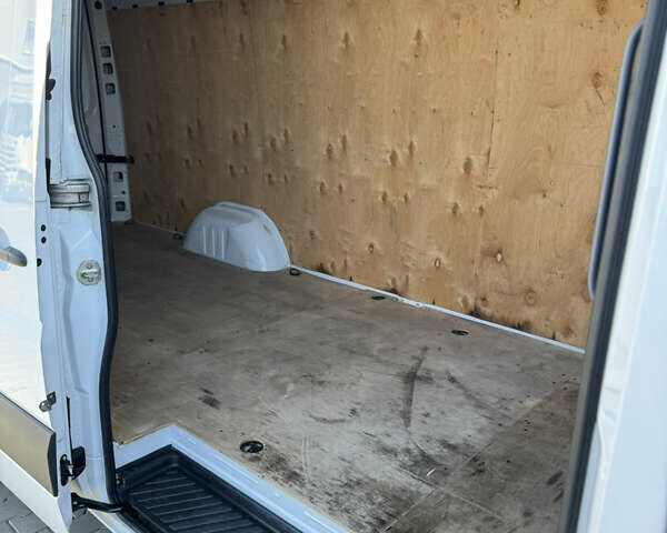 Білий Мерседес Sprinter, об'ємом двигуна 2.2 л та пробігом 382 тис. км за 16499 $, фото 9 на Automoto.ua