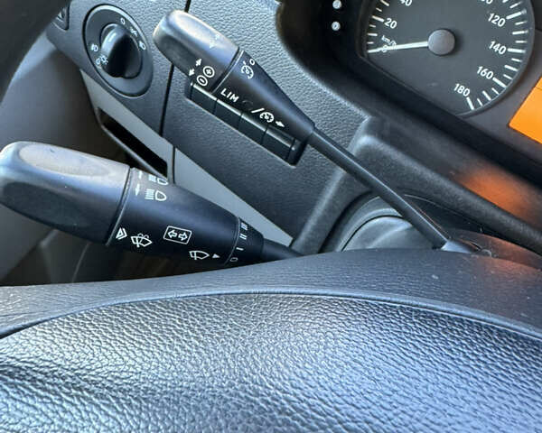 Білий Мерседес Sprinter, об'ємом двигуна 2.2 л та пробігом 382 тис. км за 16499 $, фото 12 на Automoto.ua