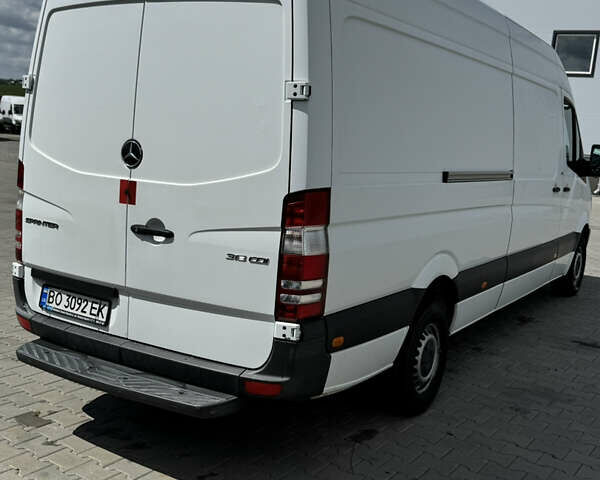 Белый Мерседес Sprinter, объемом двигателя 2.14 л и пробегом 380 тыс. км за 17499 $, фото 5 на Automoto.ua