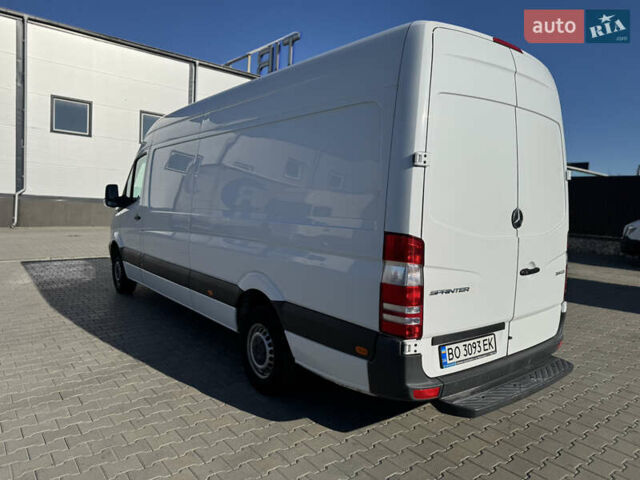 Белый Мерседес Sprinter, объемом двигателя 2.2 л и пробегом 382 тыс. км за 17499 $, фото 4 на Automoto.ua